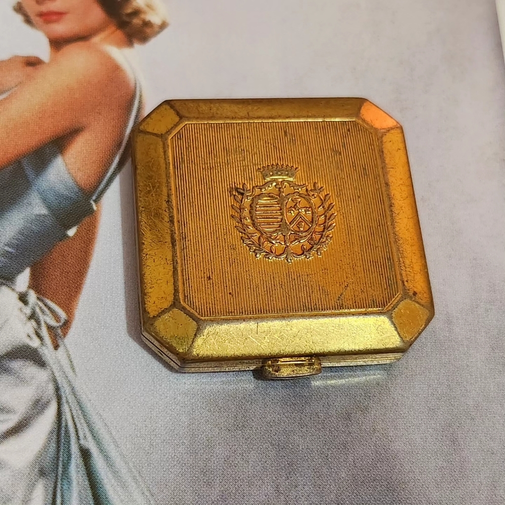 (Sold) Du Barry Richard Hudnut Rouge Compact